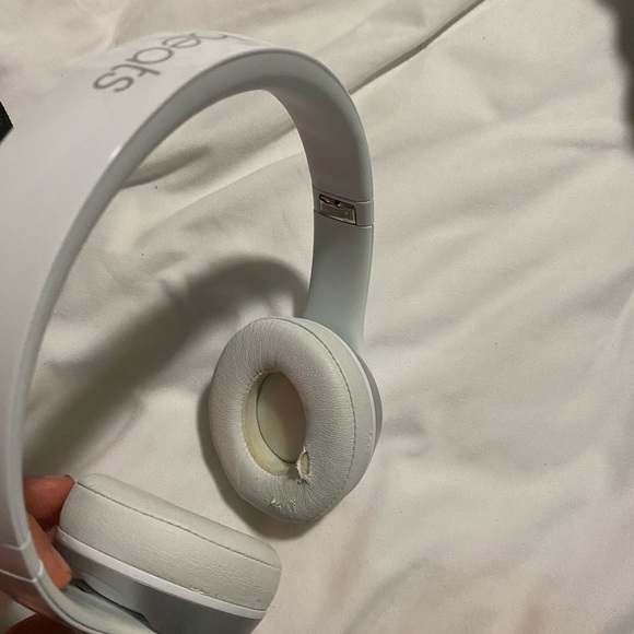 White beats - Picture 4 of 6